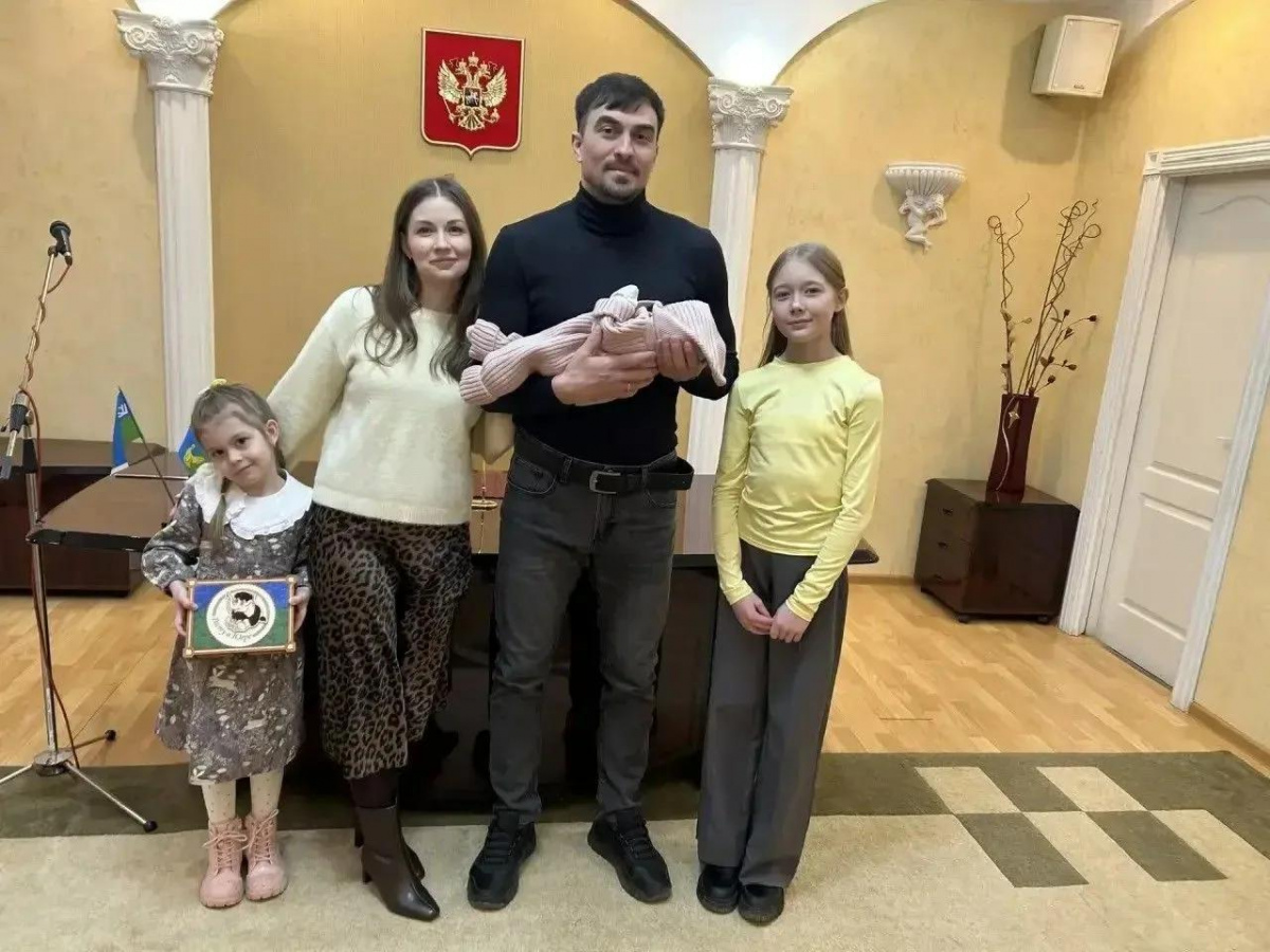 Больше 10 000 малышей получили подарок «Расту в Югре» в 2026 году  img